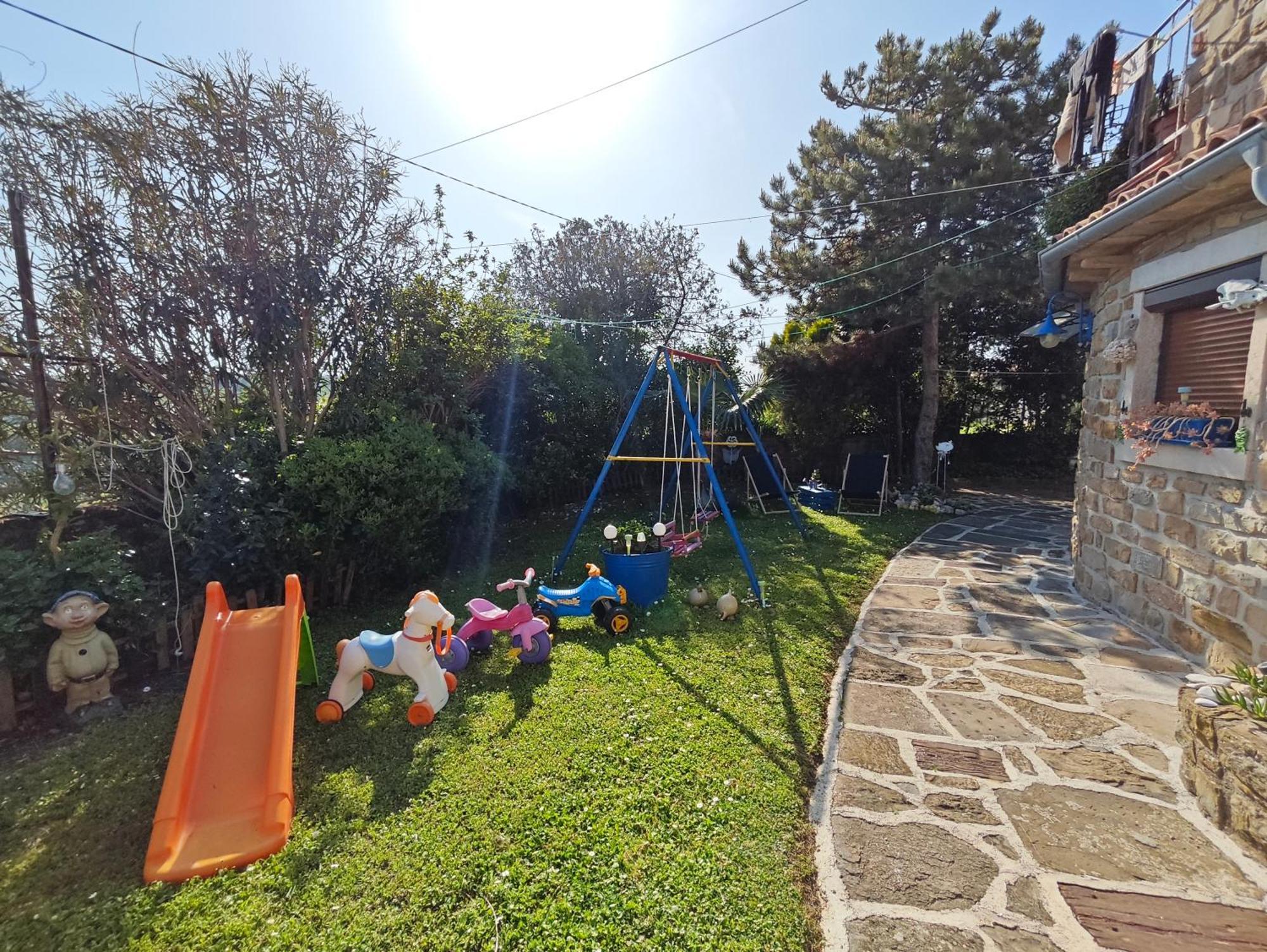 イゾラ Cozy Istrian Houseゲストハウス エクステリア 写真