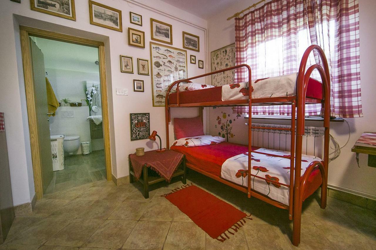 イゾラ Cozy Istrian Houseゲストハウス エクステリア 写真