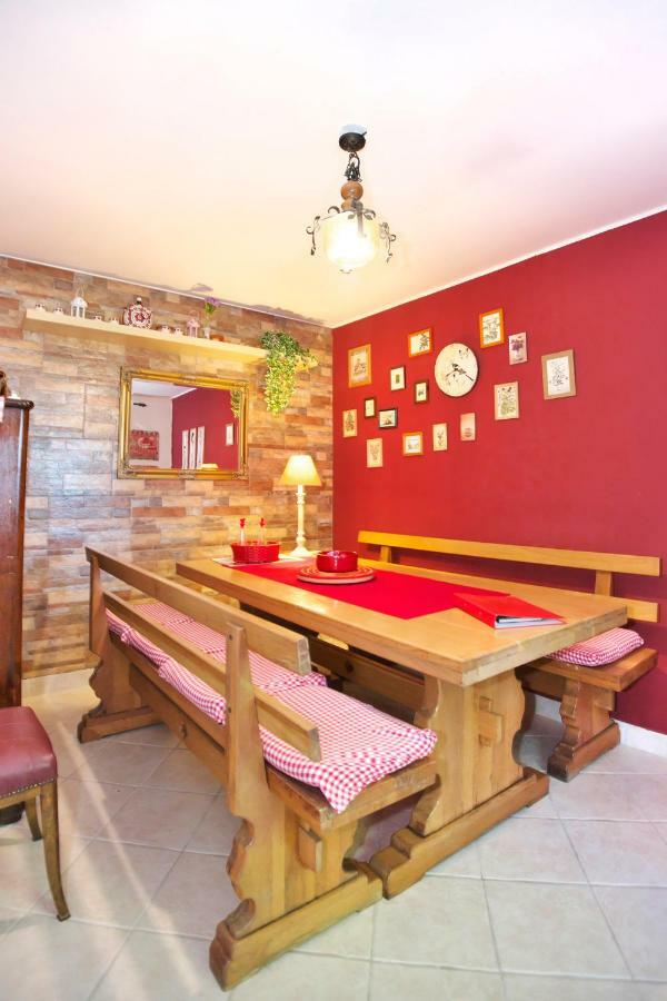 イゾラ Cozy Istrian Houseゲストハウス エクステリア 写真